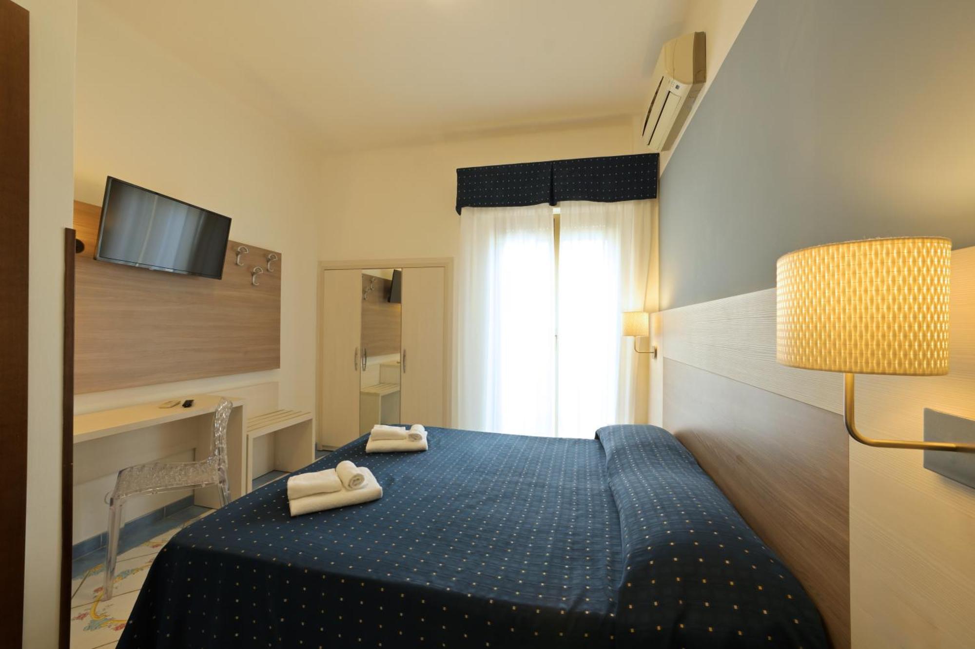 Hotel Delfino Laigueglia Exteriör bild