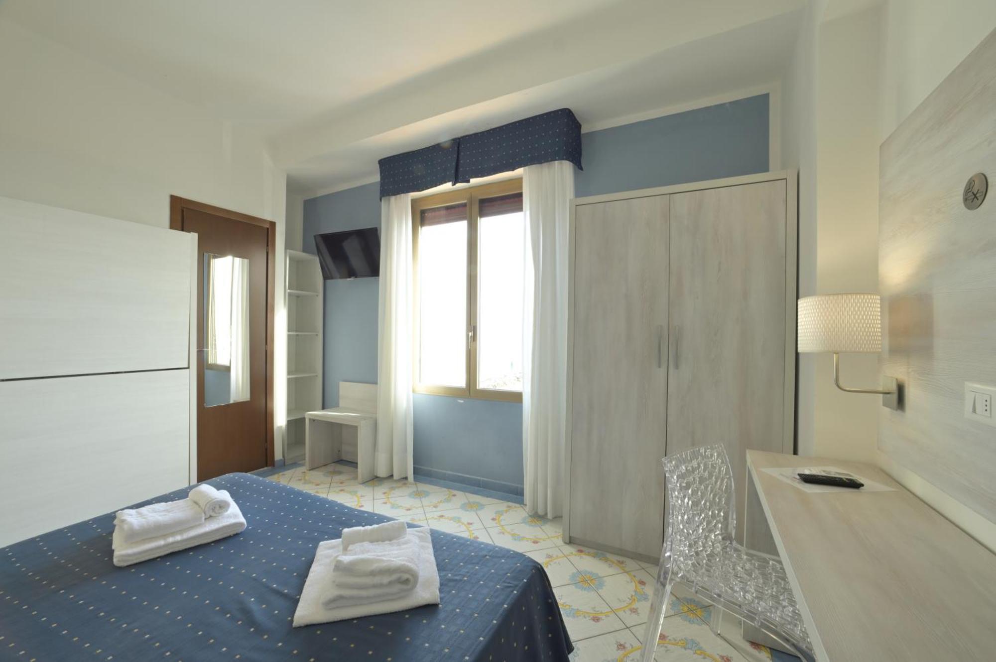 Hotel Delfino Laigueglia Exteriör bild