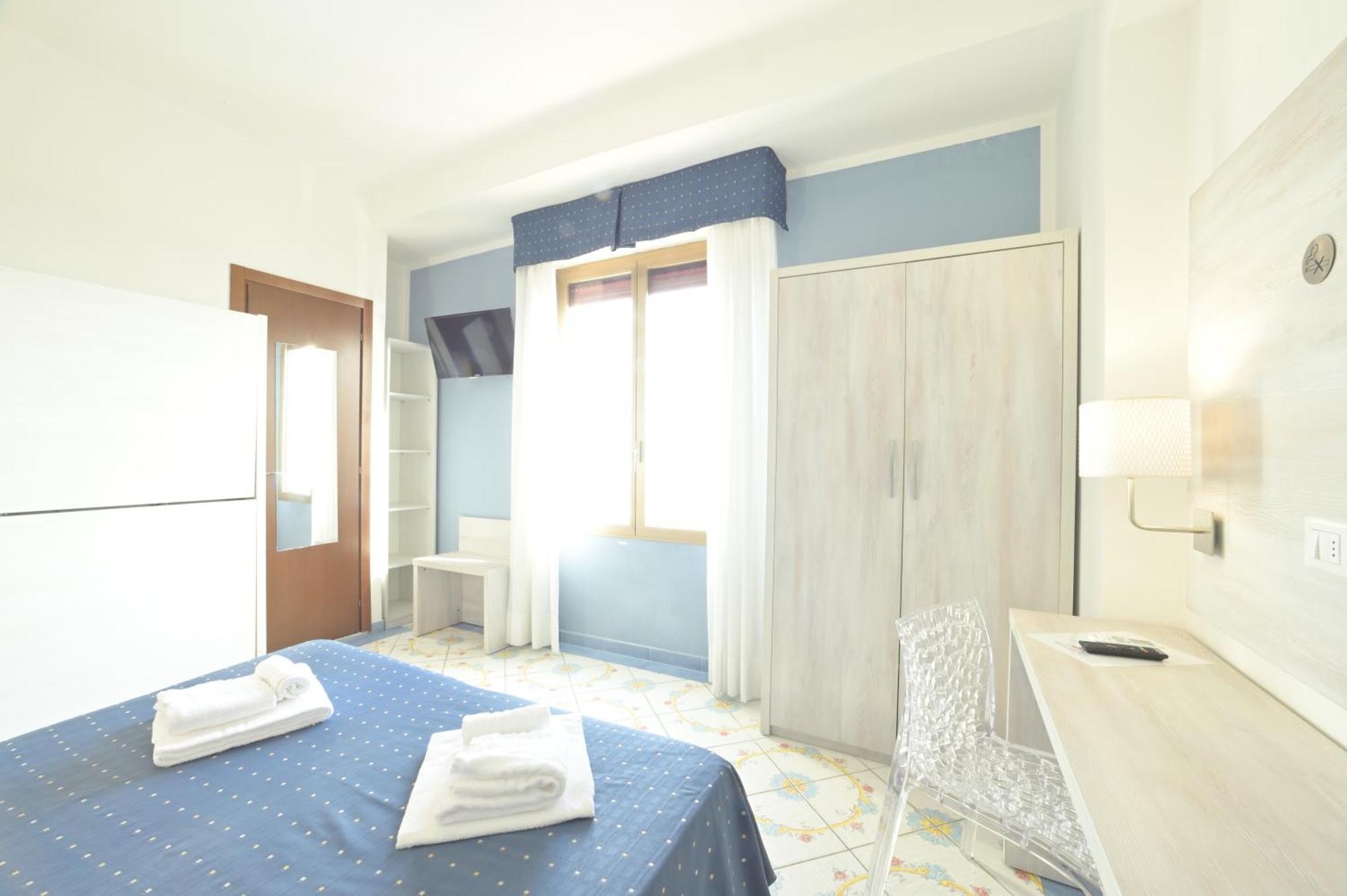 Hotel Delfino Laigueglia Exteriör bild