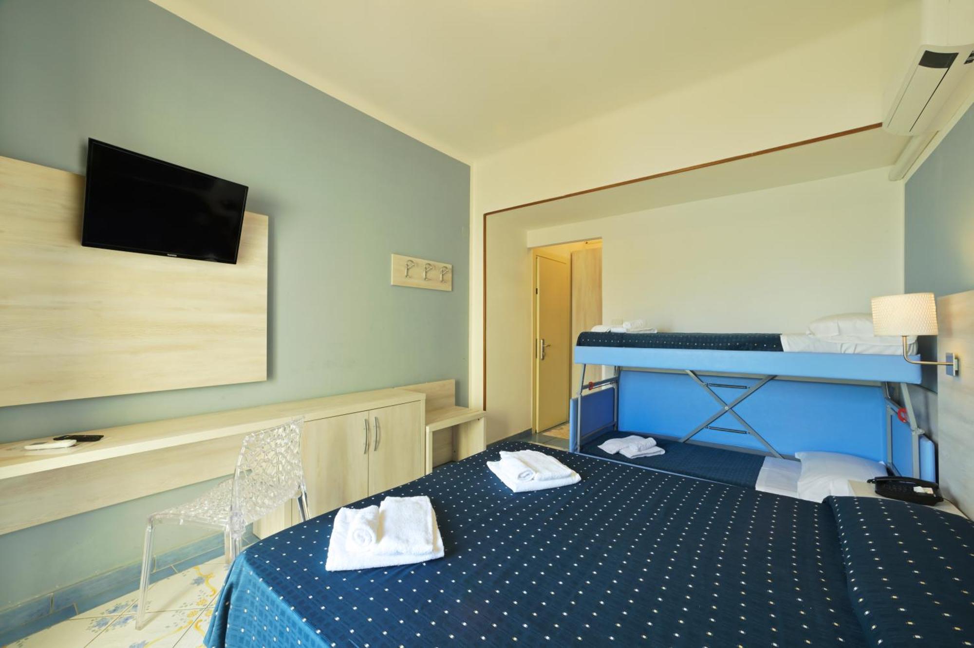 Hotel Delfino Laigueglia Exteriör bild
