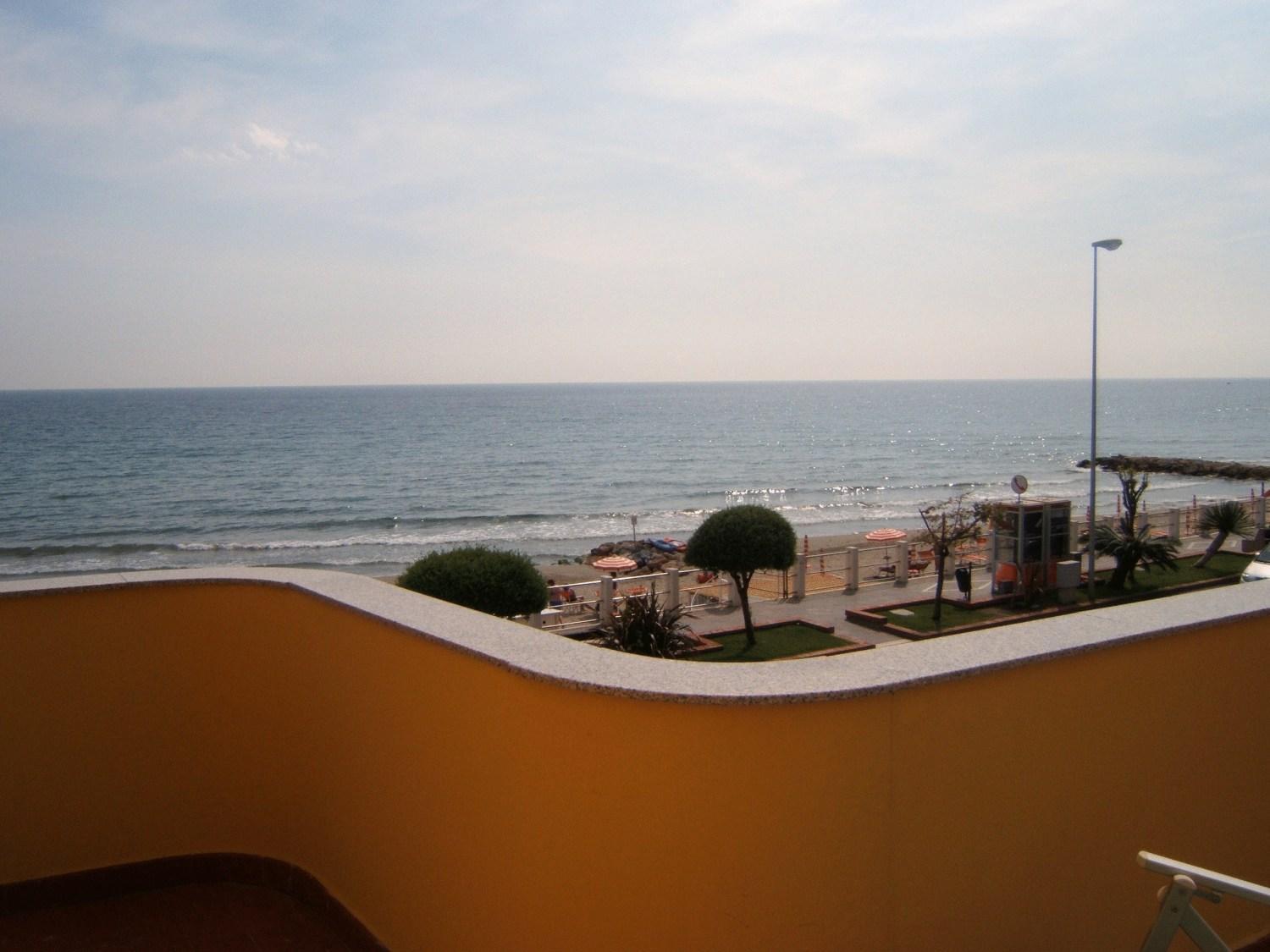 Hotel Delfino Laigueglia Exteriör bild