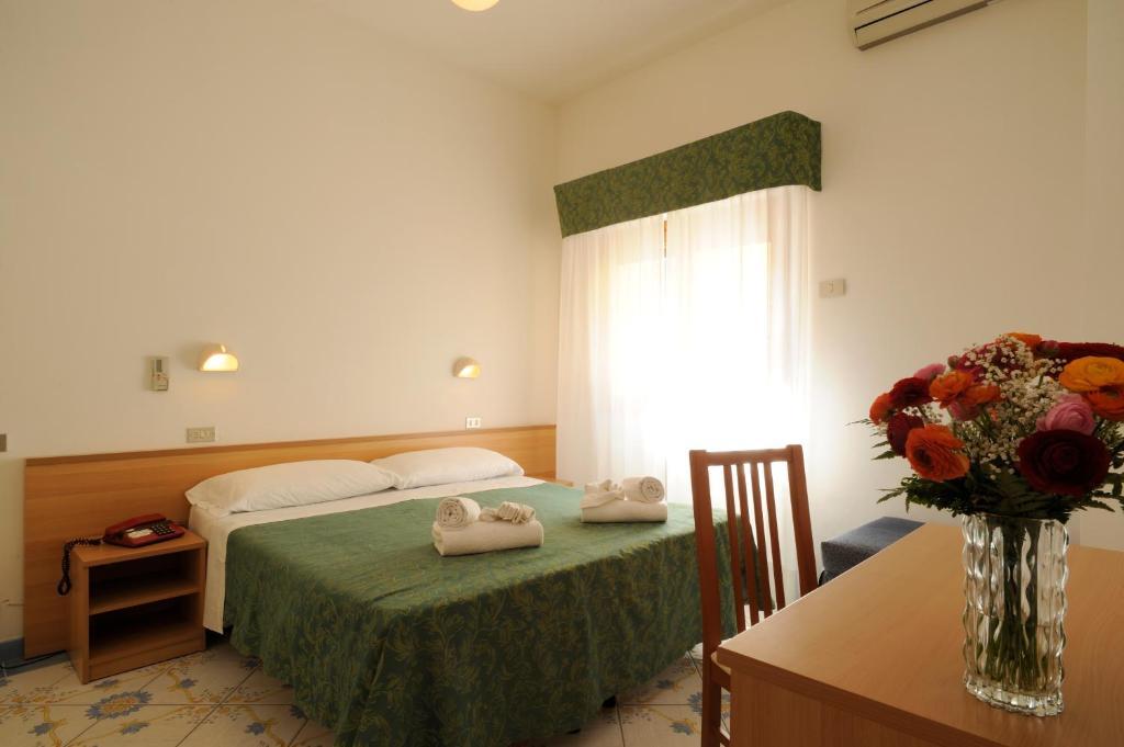 Hotel Delfino Laigueglia Rum bild