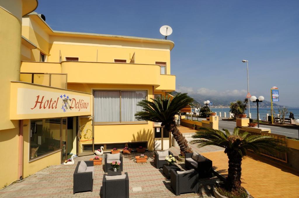 Hotel Delfino Laigueglia Exteriör bild