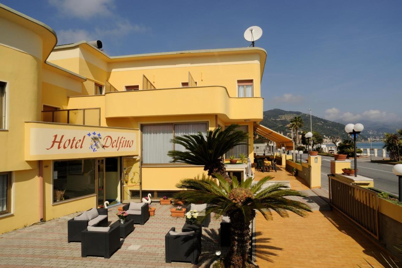 Hotel Delfino Laigueglia Exteriör bild